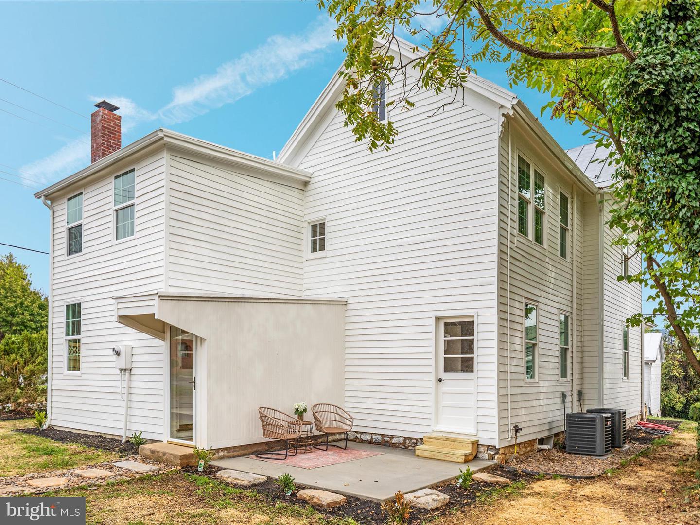 239 N CHURCH ST, WOODSTOCK, Virginia 22664, 4 Bedrooms Bedrooms, ,2 BathroomsBathrooms,Residential,For sale,239 N CHURCH ST,VASH2012684 MLS # VASH2012684