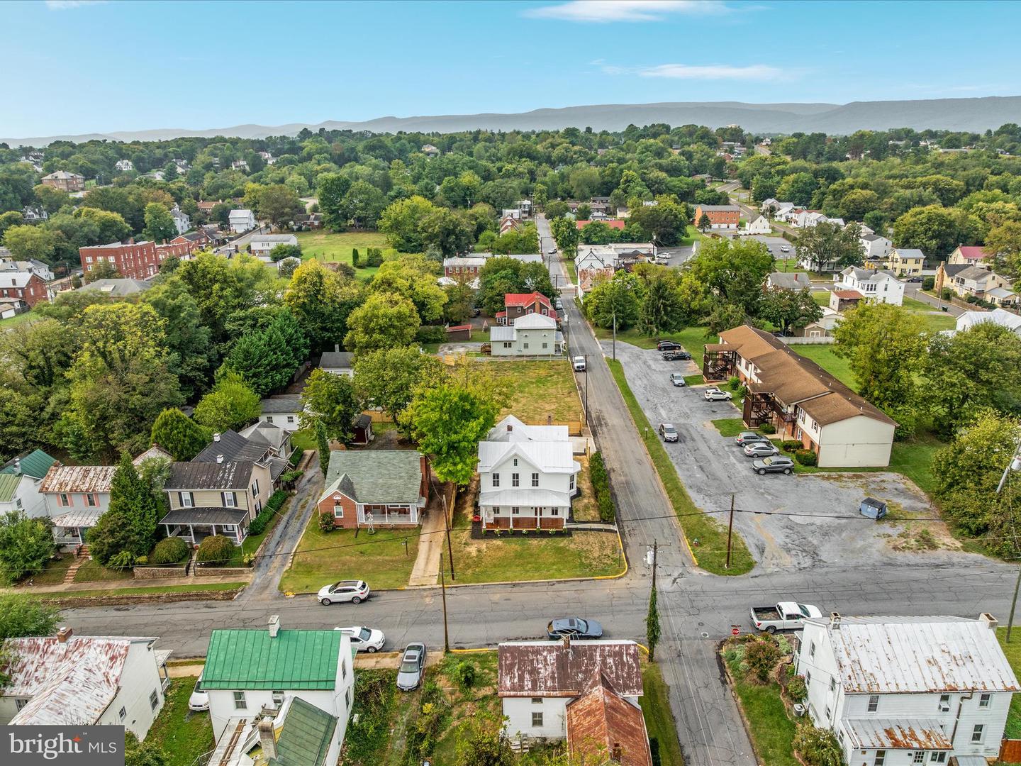 239 N CHURCH ST, WOODSTOCK, Virginia 22664, 4 Bedrooms Bedrooms, ,2 BathroomsBathrooms,Residential,For sale,239 N CHURCH ST,VASH2012684 MLS # VASH2012684