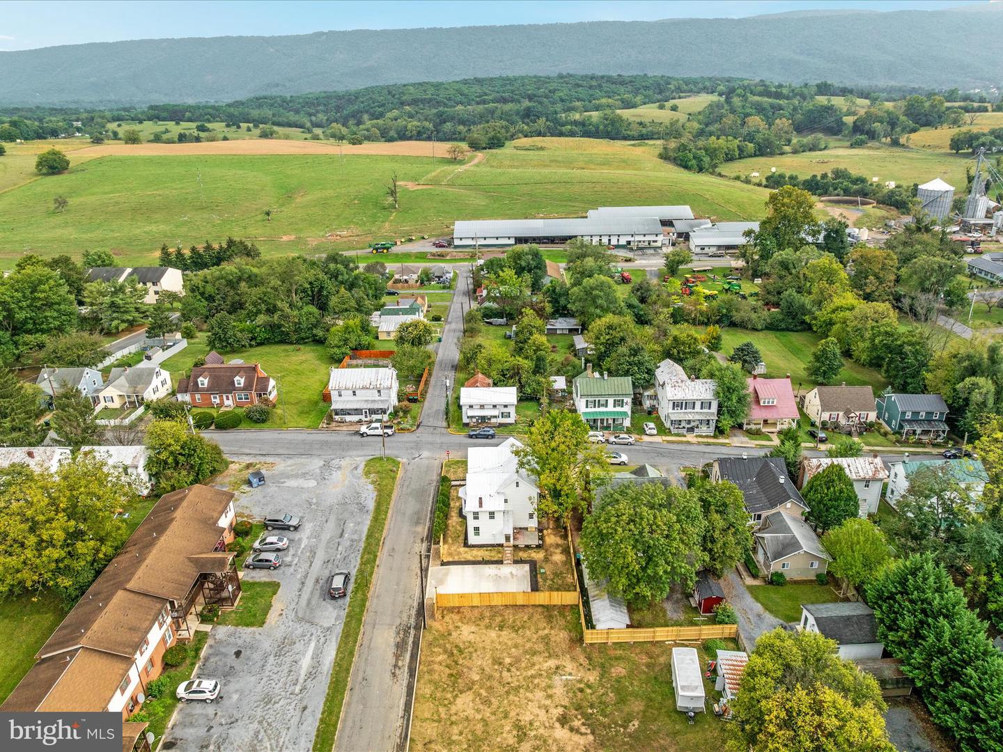 239 N CHURCH ST, WOODSTOCK, Virginia 22664, 4 Bedrooms Bedrooms, ,2 BathroomsBathrooms,Residential,For sale,239 N CHURCH ST,VASH2012684 MLS # VASH2012684
