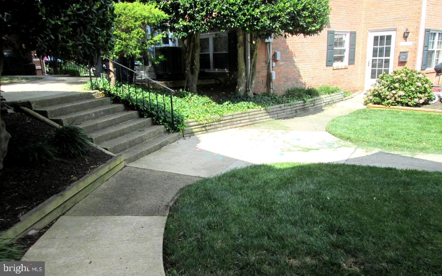 8742 WALUTES CIR, ALEXANDRIA, Virginia 22309, 2 Bedrooms Bedrooms, ,1 BathroomBathrooms,Residential,For sale,8742 WALUTES CIR,VAFX2272426 MLS # VAFX2272426