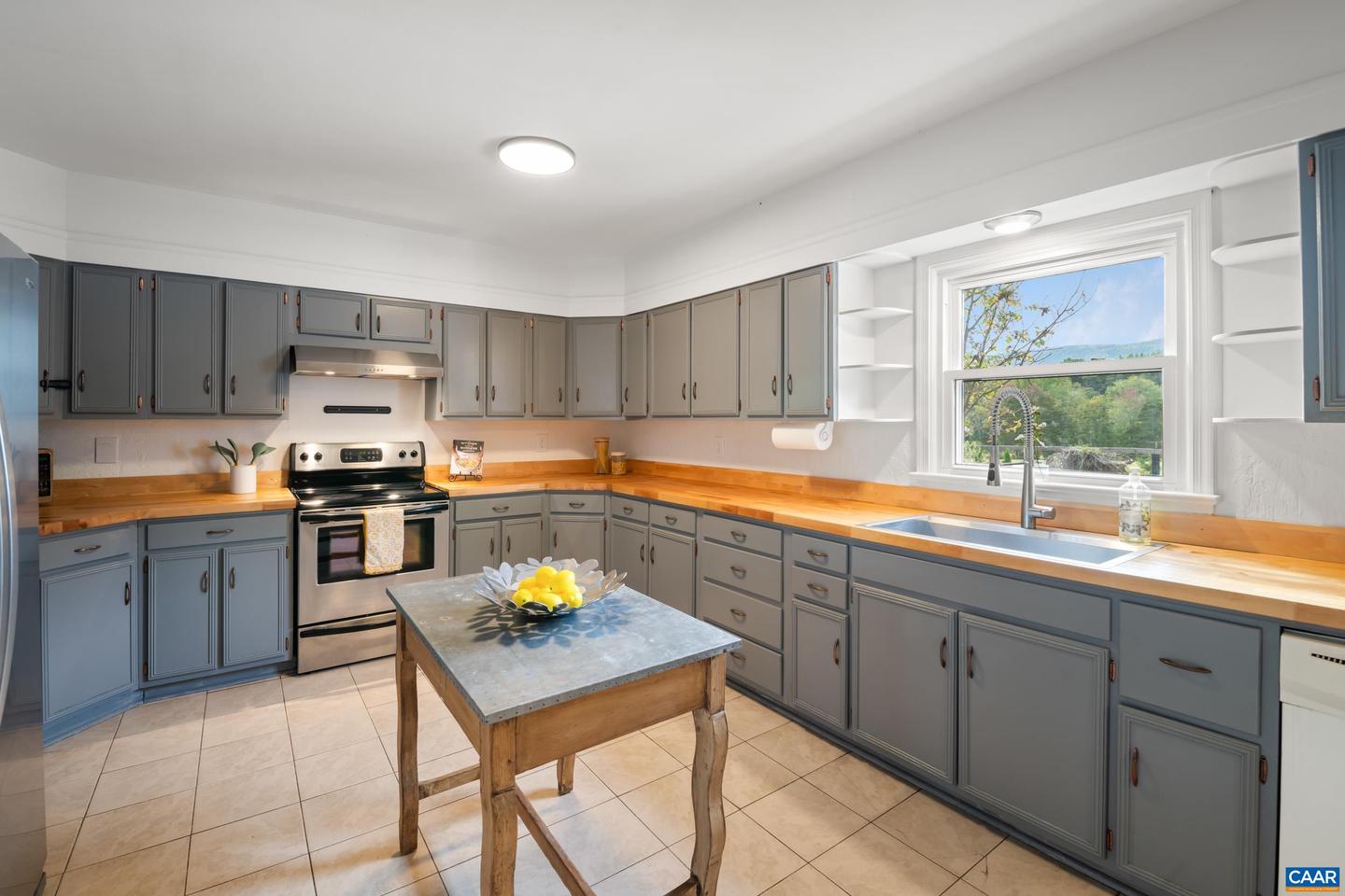 88 WINDHAVEN LN, AFTON, Virginia 22920, 5 Bedrooms Bedrooms, ,4 BathroomsBathrooms,Residential,For sale,88 WINDHAVEN LN,669621 MLS # 669621