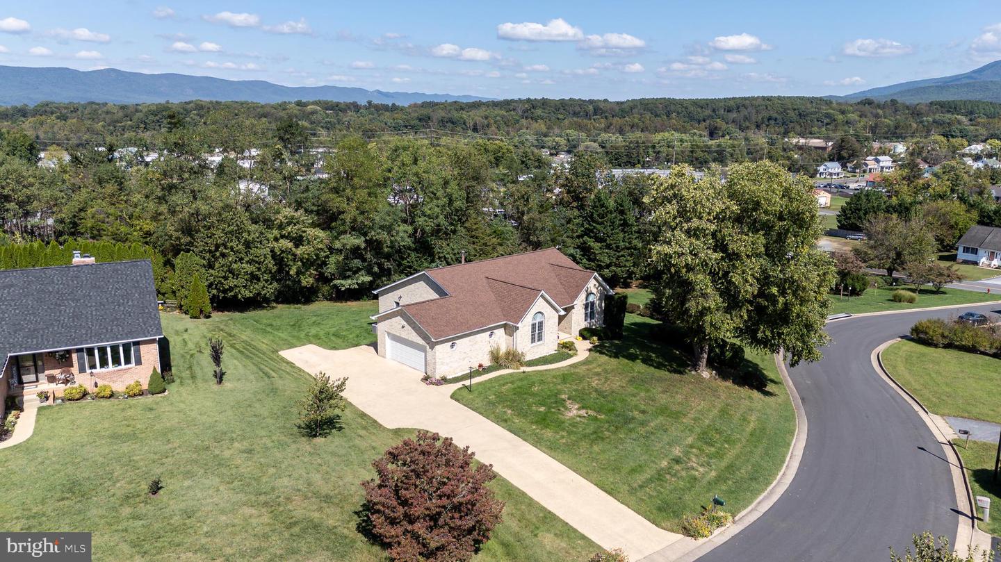 4 CONSTITUTION AVE, LURAY, Virginia 22835, 3 Bedrooms Bedrooms, ,2 BathroomsBathrooms,Residential,For sale,4 CONSTITUTION AVE,VAPA2005442 MLS # VAPA2005442