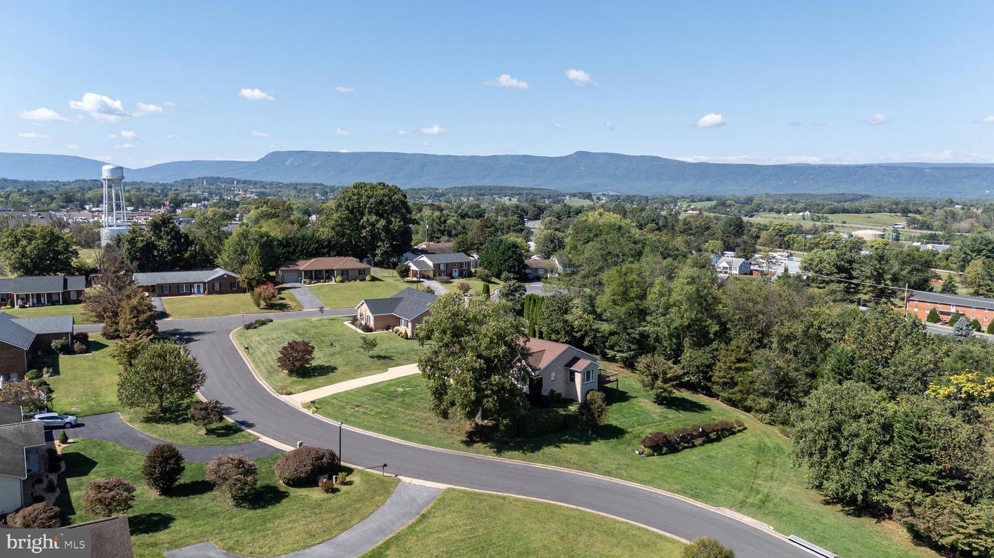 4 CONSTITUTION AVE, LURAY, Virginia 22835, 3 Bedrooms Bedrooms, ,2 BathroomsBathrooms,Residential,For sale,4 CONSTITUTION AVE,VAPA2005442 MLS # VAPA2005442