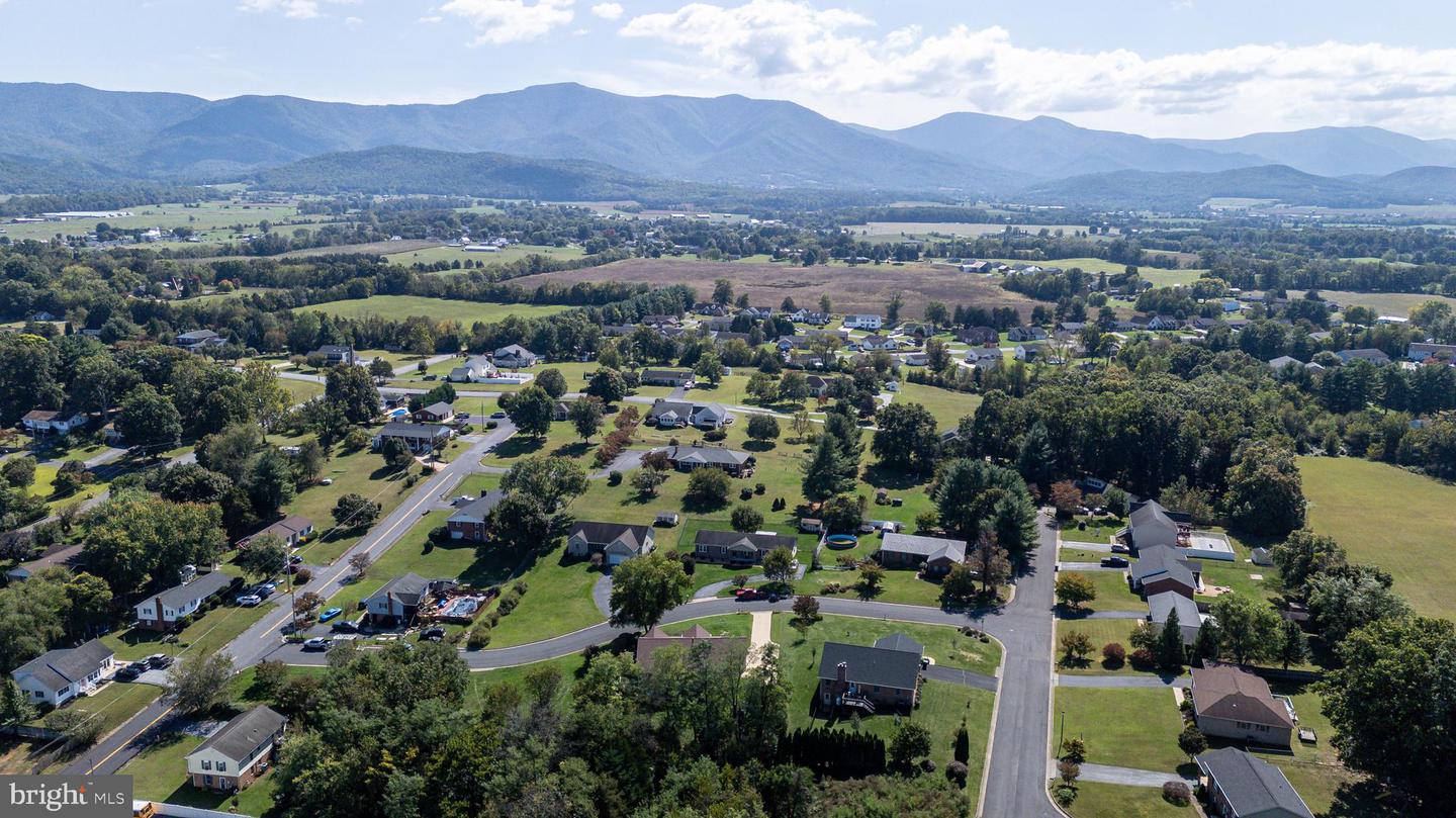 4 CONSTITUTION AVE, LURAY, Virginia 22835, 3 Bedrooms Bedrooms, ,2 BathroomsBathrooms,Residential,For sale,4 CONSTITUTION AVE,VAPA2005442 MLS # VAPA2005442