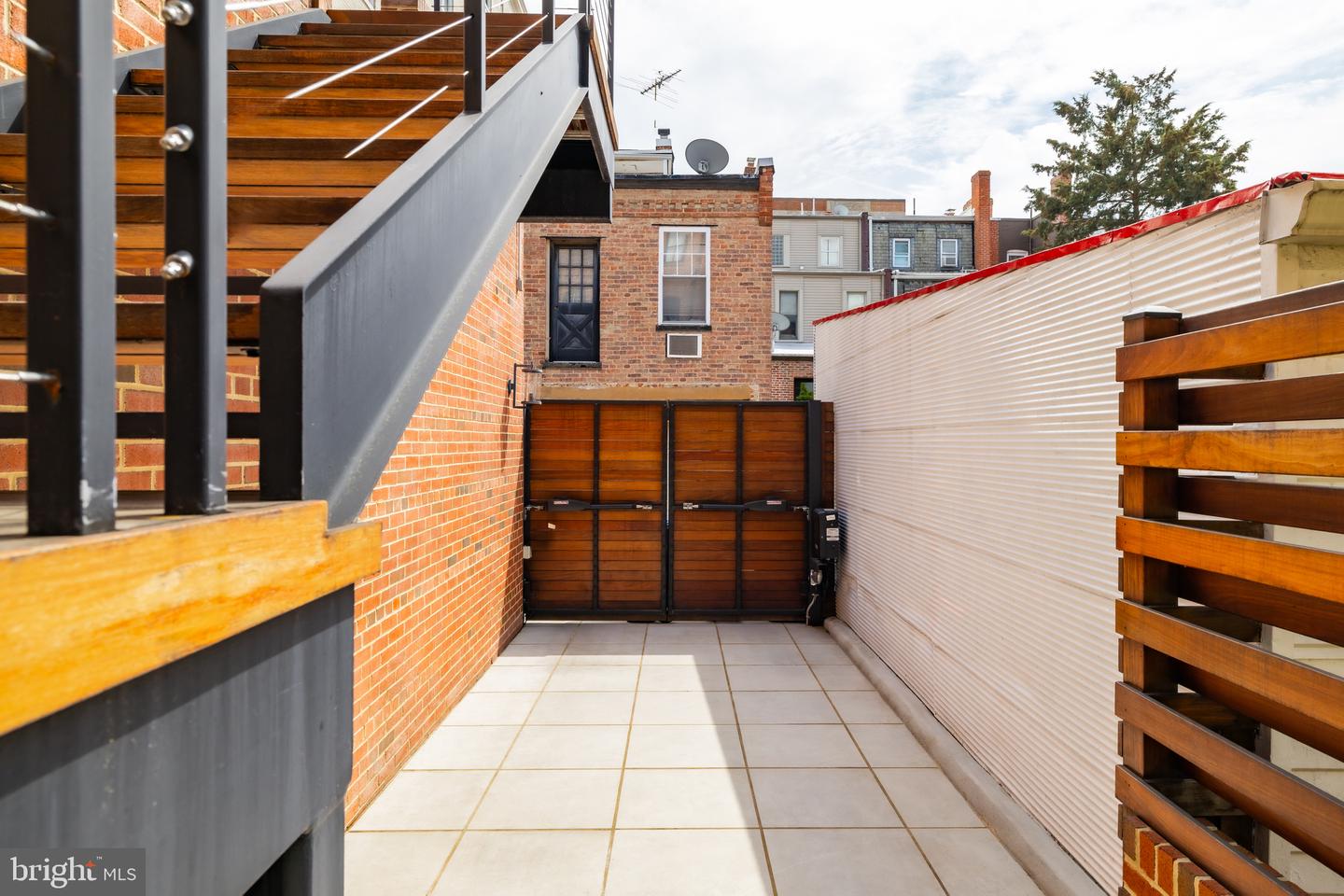 1620 RIGGS PL NW, WASHINGTON, District Of Columbia 20009, 5 Bedrooms Bedrooms, ,3 BathroomsBathrooms,Residential,For sale,1620 RIGGS PL NW,DCDC2225382 MLS # DCDC2225382