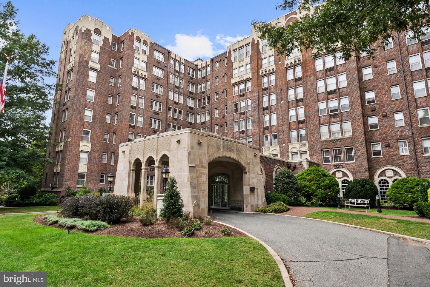 4000 CATHEDRAL AVE NW #6B, WASHINGTON, District Of Columbia 20016, 2 Bedrooms Bedrooms, ,1 BathroomBathrooms,Residential,For sale,4000 CATHEDRAL AVE NW #6B,DCDC2225384 MLS # DCDC2225384