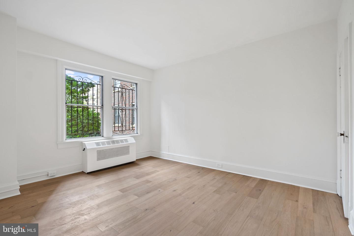 4000 CATHEDRAL AVE NW #6B, WASHINGTON, District Of Columbia 20016, 2 Bedrooms Bedrooms, ,1 BathroomBathrooms,Residential,For sale,4000 CATHEDRAL AVE NW #6B,DCDC2225384 MLS # DCDC2225384