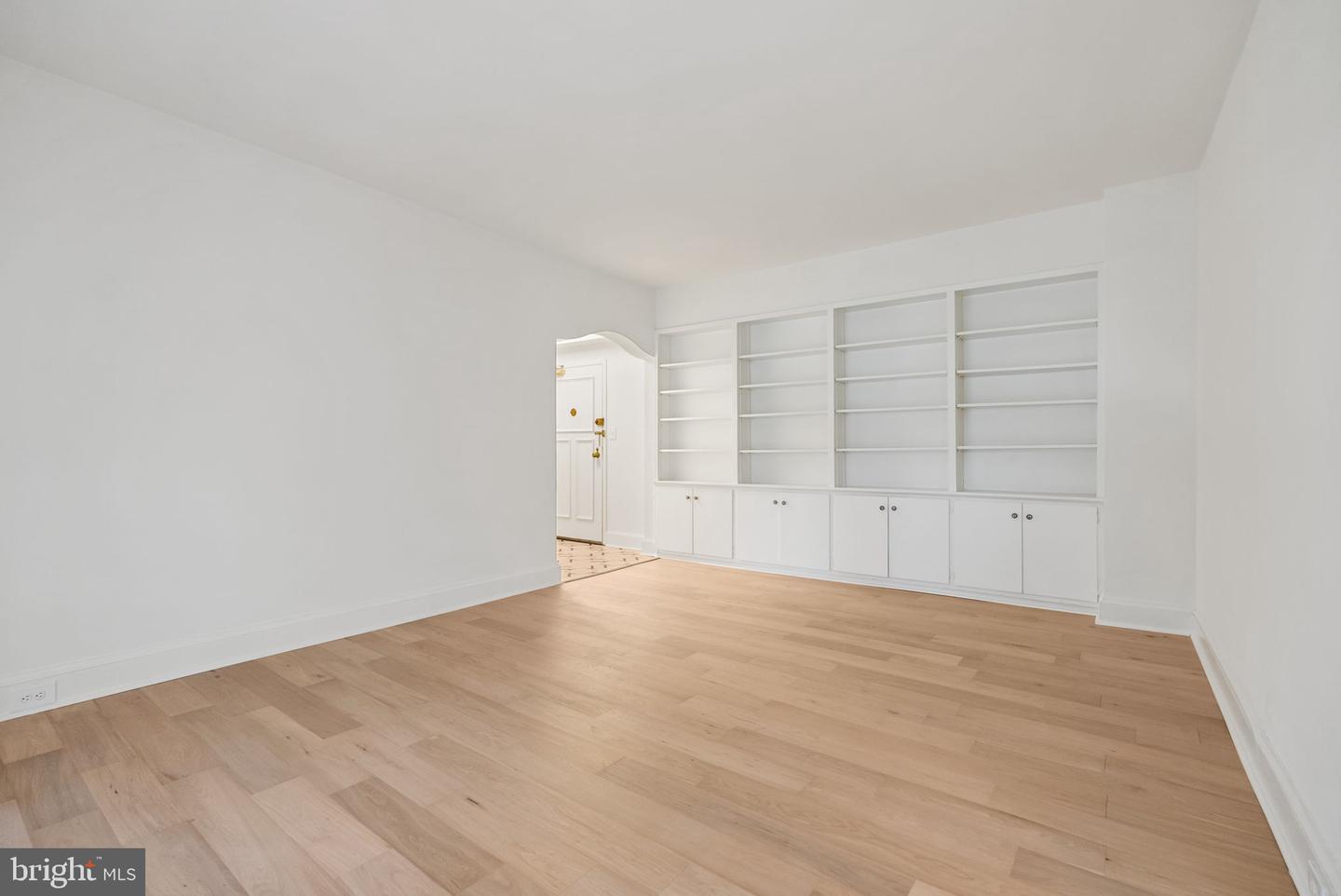 4000 CATHEDRAL AVE NW #6B, WASHINGTON, District Of Columbia 20016, 2 Bedrooms Bedrooms, ,1 BathroomBathrooms,Residential,For sale,4000 CATHEDRAL AVE NW #6B,DCDC2225384 MLS # DCDC2225384
