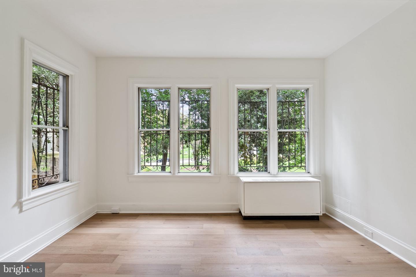 4000 CATHEDRAL AVE NW #6B, WASHINGTON, District Of Columbia 20016, 2 Bedrooms Bedrooms, ,1 BathroomBathrooms,Residential,For sale,4000 CATHEDRAL AVE NW #6B,DCDC2225384 MLS # DCDC2225384