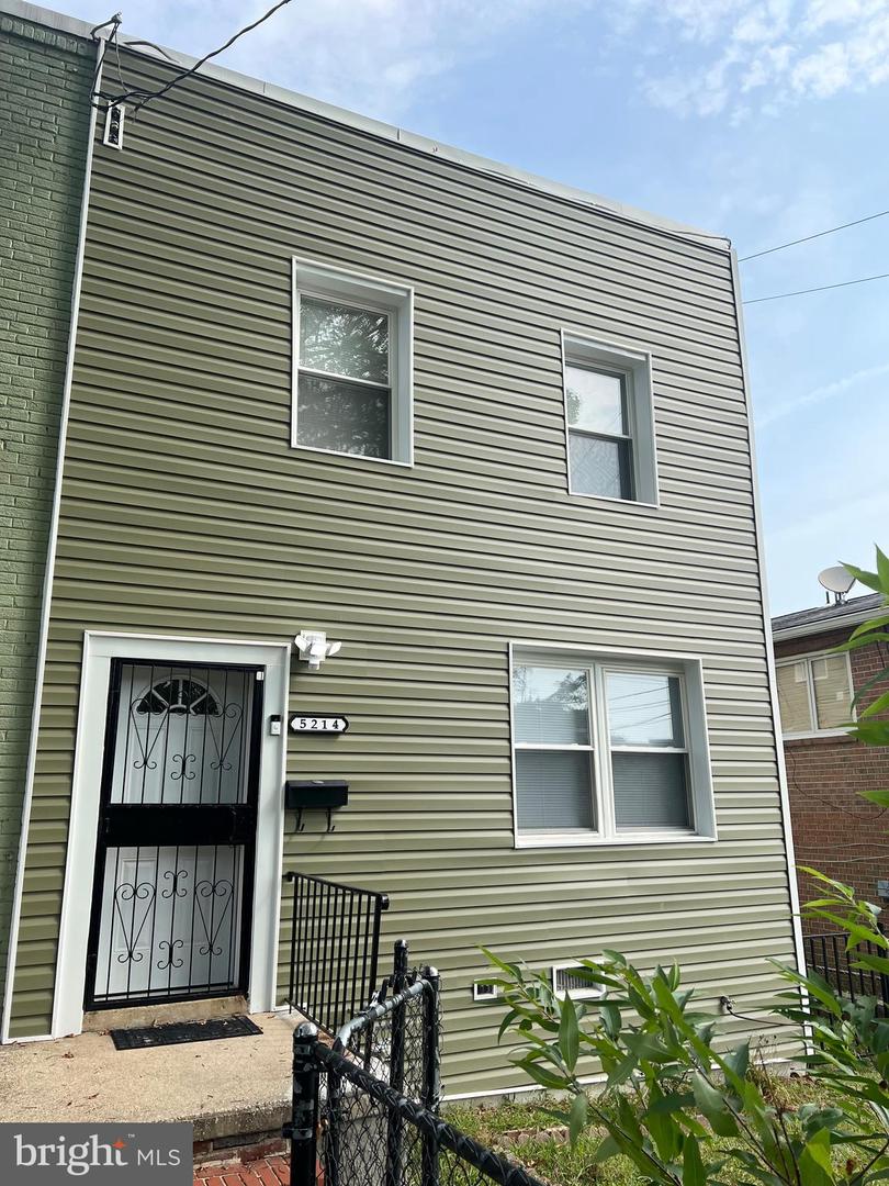 5214 BLAINE ST NE, WASHINGTON, District Of Columbia 20019, 2 Bedrooms Bedrooms, ,2 BathroomsBathrooms,Residential,For sale,5214 BLAINE ST NE,DCDC2225424 MLS # DCDC2225424