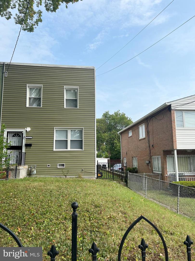 5214 BLAINE ST NE, WASHINGTON, District Of Columbia 20019, 2 Bedrooms Bedrooms, ,2 BathroomsBathrooms,Residential,For sale,5214 BLAINE ST NE,DCDC2225424 MLS # DCDC2225424