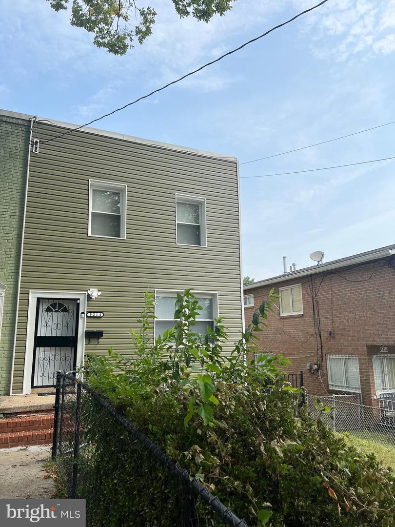5214 BLAINE ST NE, WASHINGTON, District Of Columbia 20019, 2 Bedrooms Bedrooms, ,2 BathroomsBathrooms,Residential,For sale,5214 BLAINE ST NE,DCDC2225424 MLS # DCDC2225424