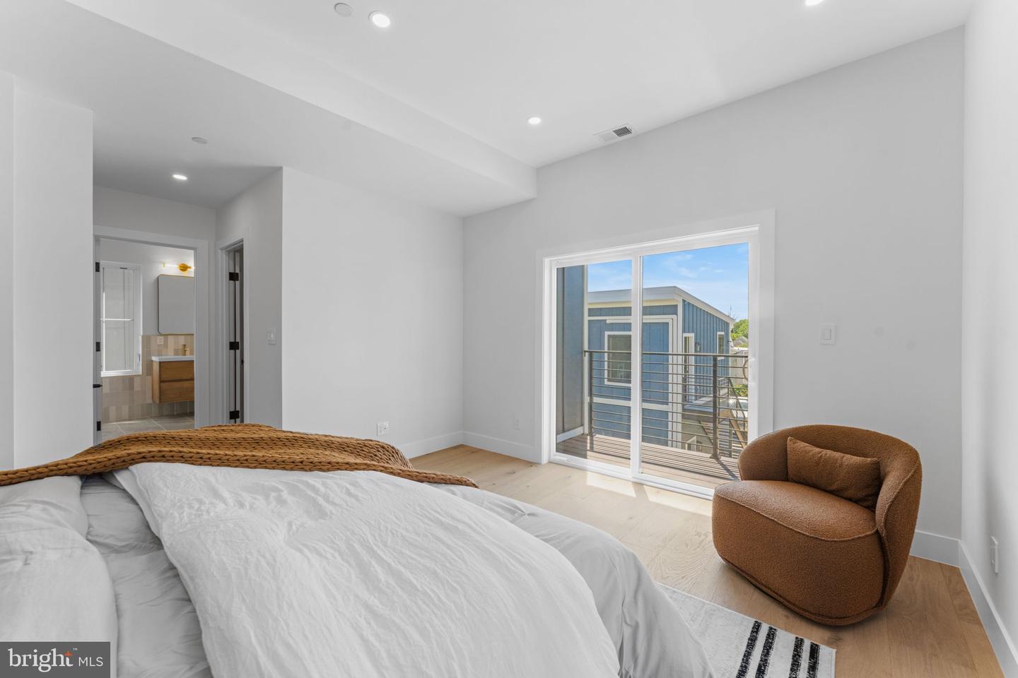 1235 FRANKLIN NE, WASHINGTON, District Of Columbia 20017, 6 Bedrooms Bedrooms, ,5 BathroomsBathrooms,Residential,For sale,1235 FRANKLIN NE,DCDC2225466 MLS # DCDC2225466