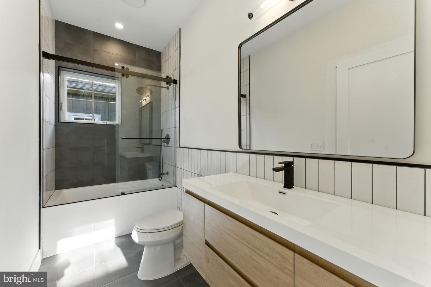 1235 FRANKLIN NE, WASHINGTON, District Of Columbia 20017, 6 Bedrooms Bedrooms, ,5 BathroomsBathrooms,Residential,For sale,1235 FRANKLIN NE,DCDC2225466 MLS # DCDC2225466