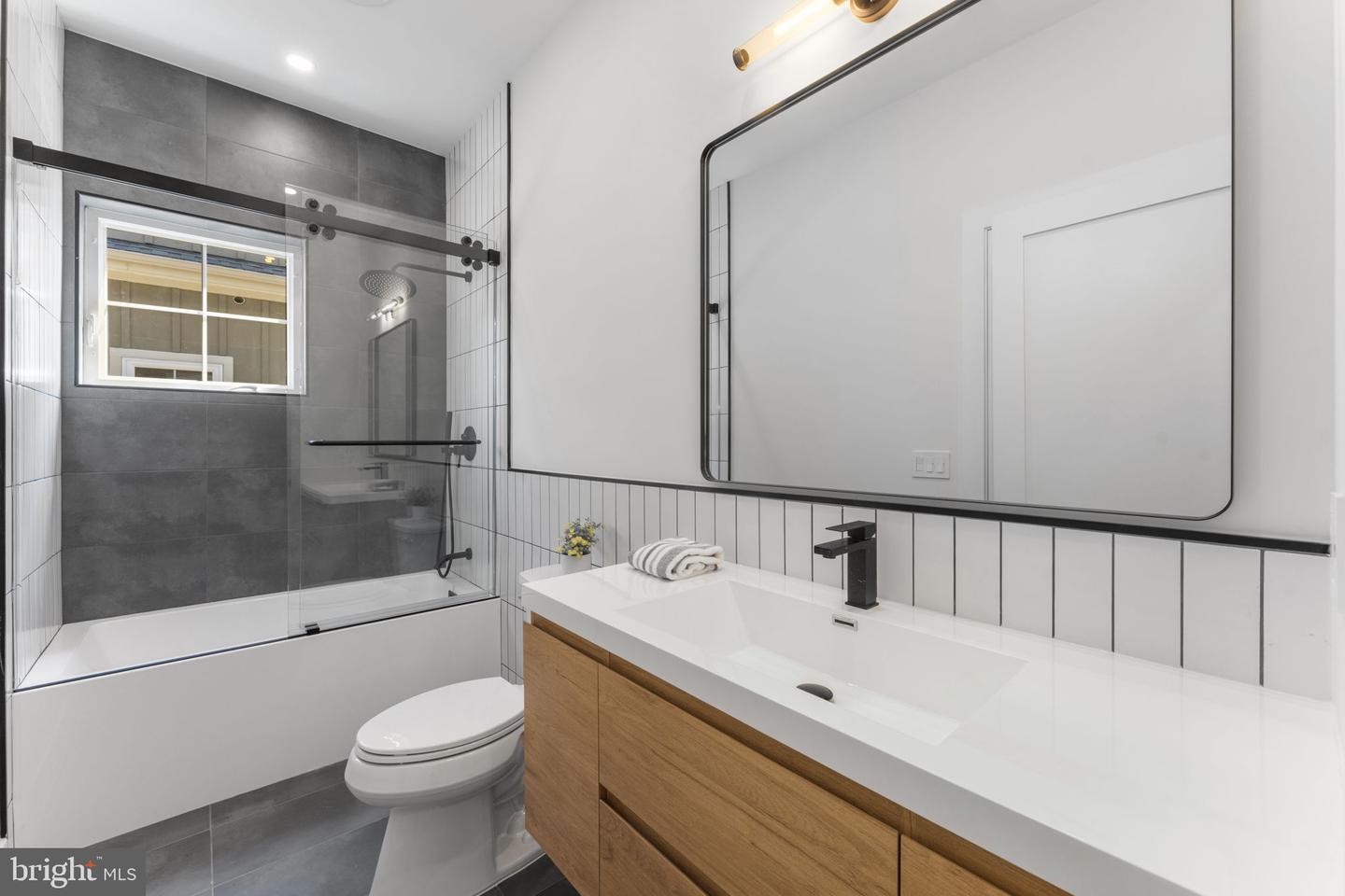 1235 FRANKLIN NE, WASHINGTON, District Of Columbia 20017, 6 Bedrooms Bedrooms, ,5 BathroomsBathrooms,Residential,For sale,1235 FRANKLIN NE,DCDC2225466 MLS # DCDC2225466