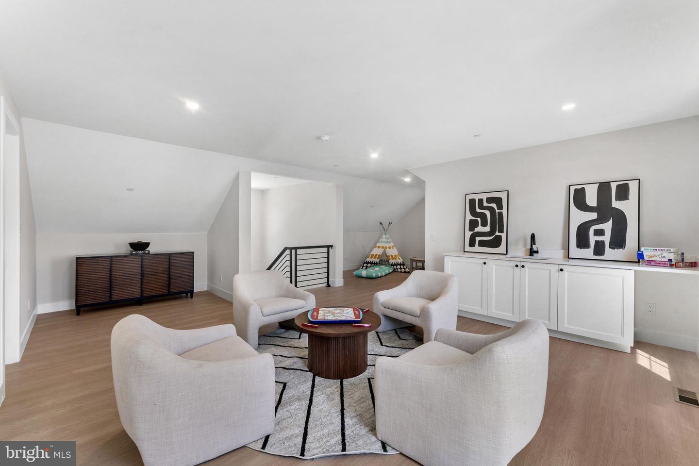 1235 FRANKLIN NE, WASHINGTON, District Of Columbia 20017, 6 Bedrooms Bedrooms, ,5 BathroomsBathrooms,Residential,For sale,1235 FRANKLIN NE,DCDC2225466 MLS # DCDC2225466