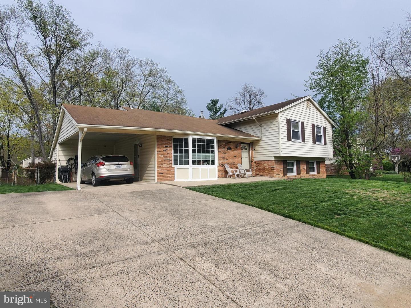 2402 PARKERS LN, ALEXANDRIA, Virginia 22306, 4 Bedrooms Bedrooms, ,2 BathroomsBathrooms,Residential,For sale,2402 PARKERS LN,VAFX2272680 MLS # VAFX2272680