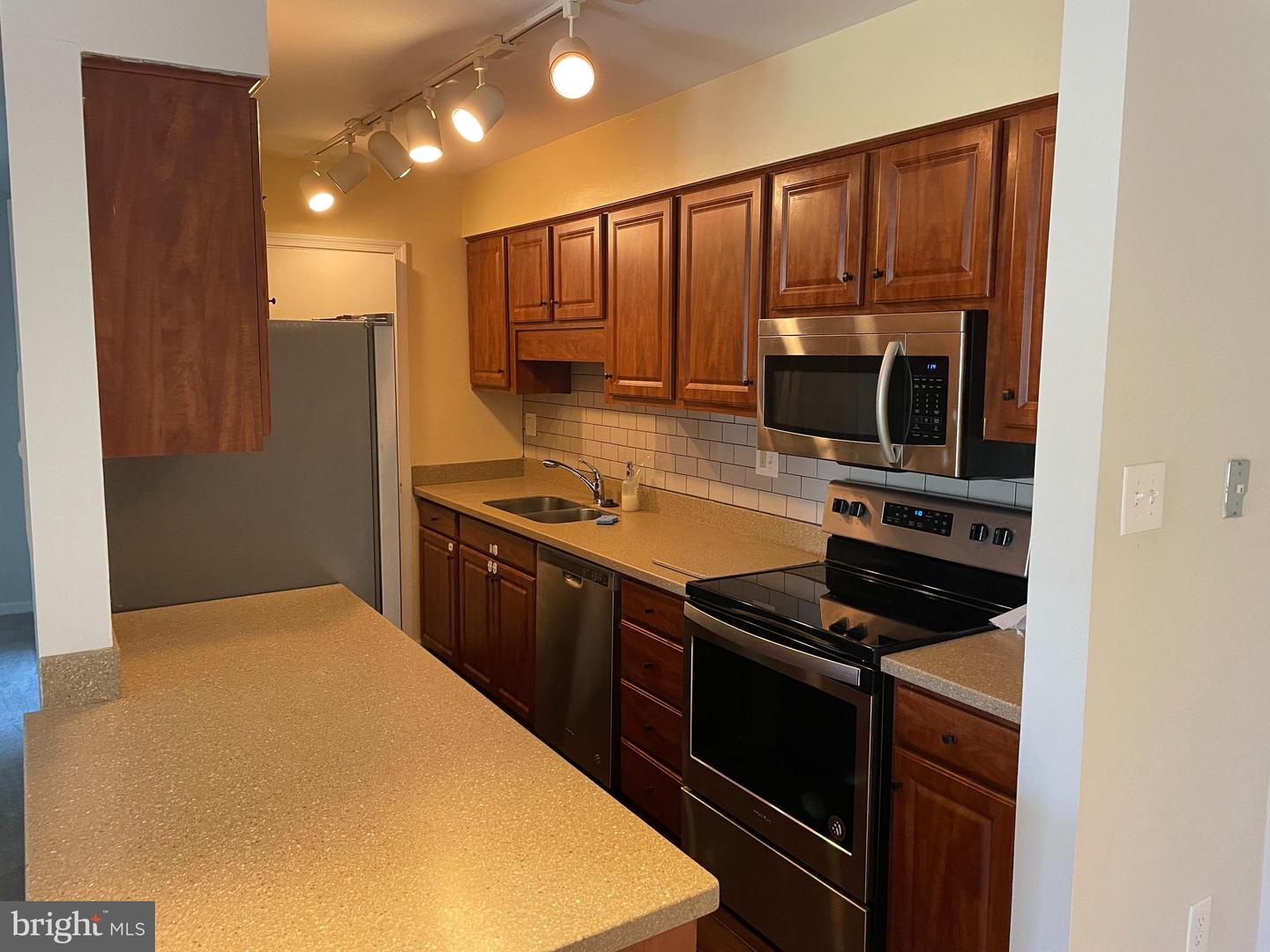 5800-E TORINGTON DR #836, SPRINGFIELD, Virginia 22152, 2 Bedrooms Bedrooms, ,1 BathroomBathrooms,Residential,For sale,5800-E TORINGTON DR #836,VAFX2272706 MLS # VAFX2272706