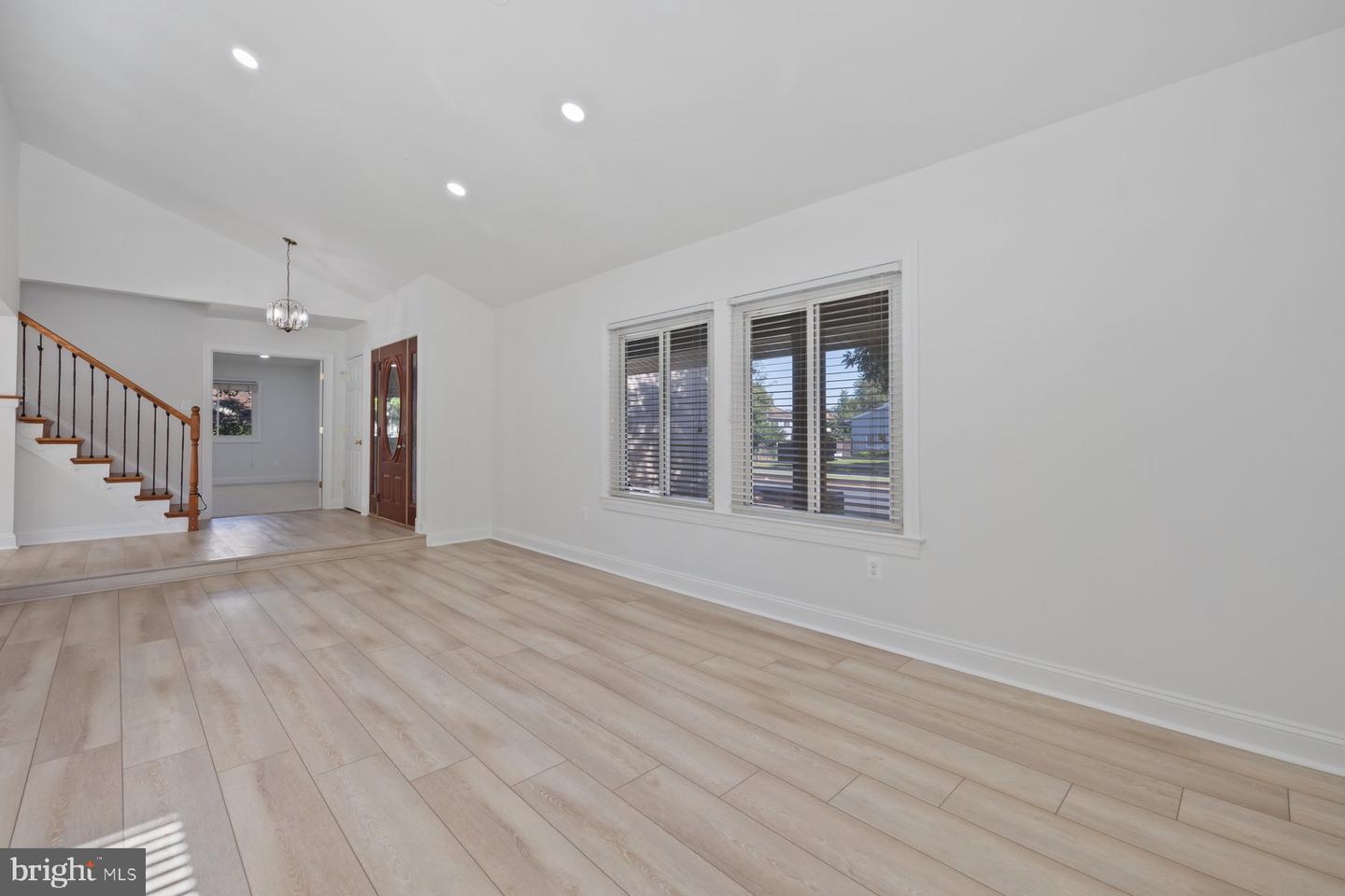 110 SUGARLAND RUN DR, STERLING, Virginia 20164, 4 Bedrooms Bedrooms, 11 Rooms Rooms,3 BathroomsBathrooms,Residential,For sale,110 SUGARLAND RUN DR,VALO2108256 MLS # VALO2108256