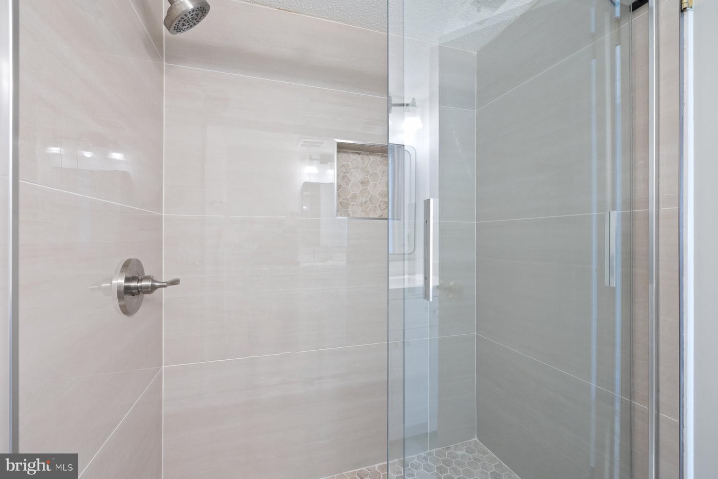 110 SUGARLAND RUN DR, STERLING, Virginia 20164, 4 Bedrooms Bedrooms, 11 Rooms Rooms,3 BathroomsBathrooms,Residential,For sale,110 SUGARLAND RUN DR,VALO2108256 MLS # VALO2108256