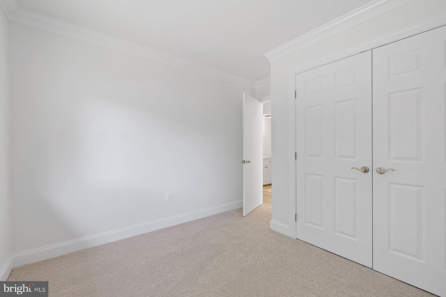 110 SUGARLAND RUN DR, STERLING, Virginia 20164, 4 Bedrooms Bedrooms, 11 Rooms Rooms,3 BathroomsBathrooms,Residential,For sale,110 SUGARLAND RUN DR,VALO2108256 MLS # VALO2108256