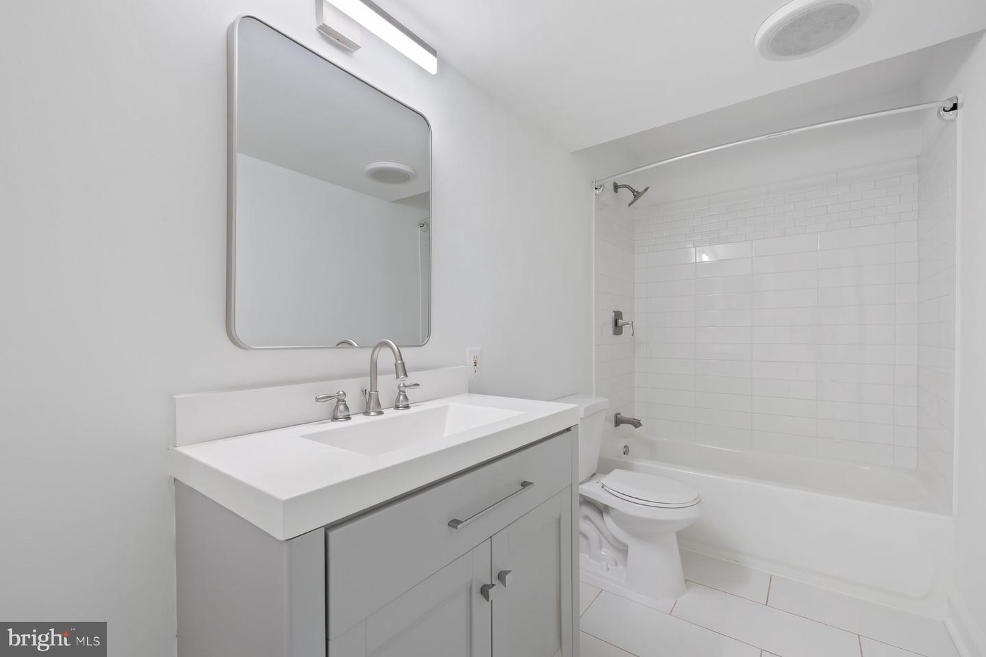 110 SUGARLAND RUN DR, STERLING, Virginia 20164, 4 Bedrooms Bedrooms, 11 Rooms Rooms,3 BathroomsBathrooms,Residential,For sale,110 SUGARLAND RUN DR,VALO2108256 MLS # VALO2108256