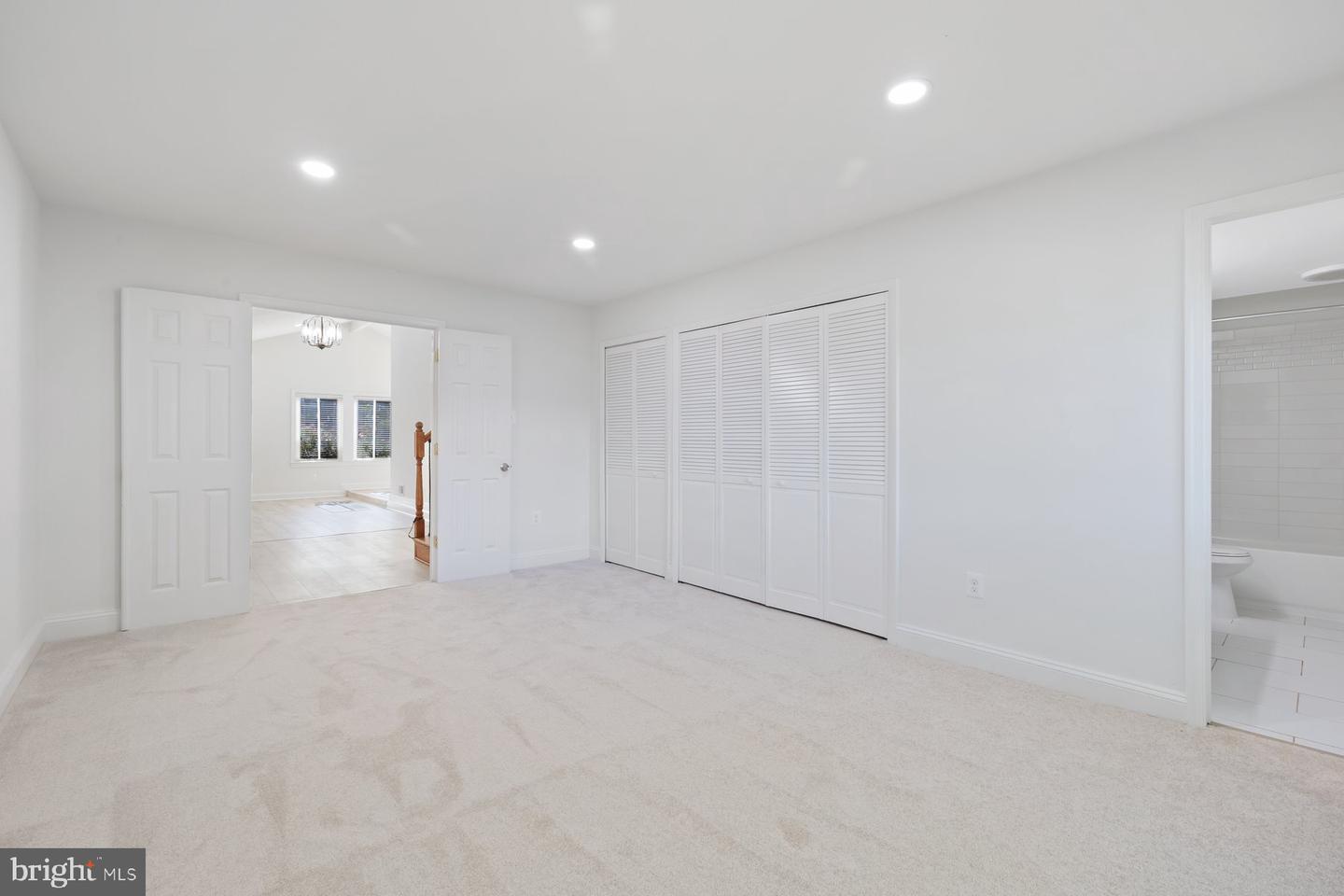 110 SUGARLAND RUN DR, STERLING, Virginia 20164, 4 Bedrooms Bedrooms, 11 Rooms Rooms,3 BathroomsBathrooms,Residential,For sale,110 SUGARLAND RUN DR,VALO2108256 MLS # VALO2108256