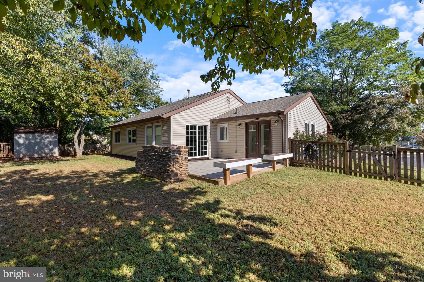 110 SUGARLAND RUN DR, STERLING, Virginia 20164, 4 Bedrooms Bedrooms, 11 Rooms Rooms,3 BathroomsBathrooms,Residential,For sale,110 SUGARLAND RUN DR,VALO2108256 MLS # VALO2108256