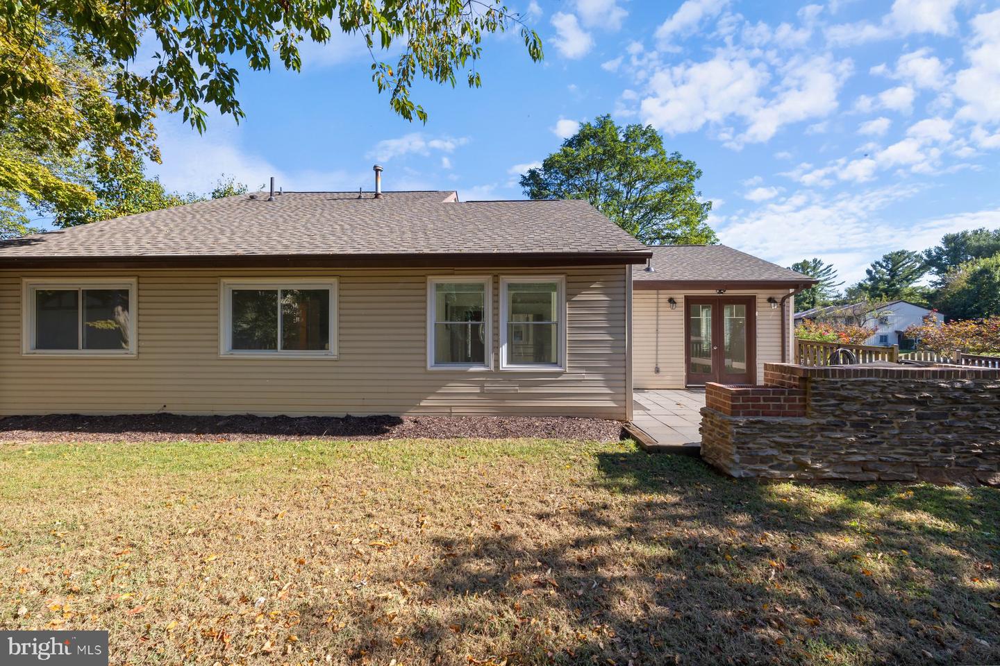 110 SUGARLAND RUN DR, STERLING, Virginia 20164, 4 Bedrooms Bedrooms, 11 Rooms Rooms,3 BathroomsBathrooms,Residential,For sale,110 SUGARLAND RUN DR,VALO2108256 MLS # VALO2108256
