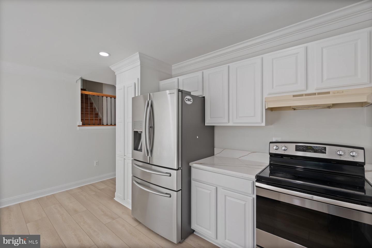 110 SUGARLAND RUN DR, STERLING, Virginia 20164, 4 Bedrooms Bedrooms, 11 Rooms Rooms,3 BathroomsBathrooms,Residential,For sale,110 SUGARLAND RUN DR,VALO2108256 MLS # VALO2108256