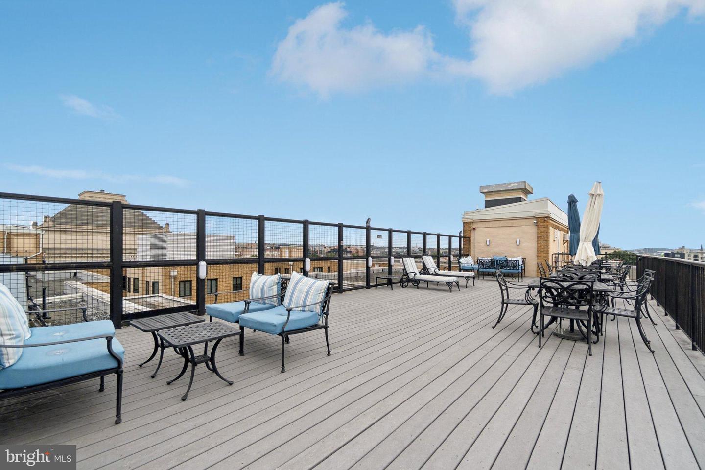 1701 16TH ST NW #422, WASHINGTON, District Of Columbia 20009, 1 Bedroom Bedrooms, ,1 BathroomBathrooms,Residential,For sale,1701 16TH ST NW #422,DCDC2225448 MLS # DCDC2225448