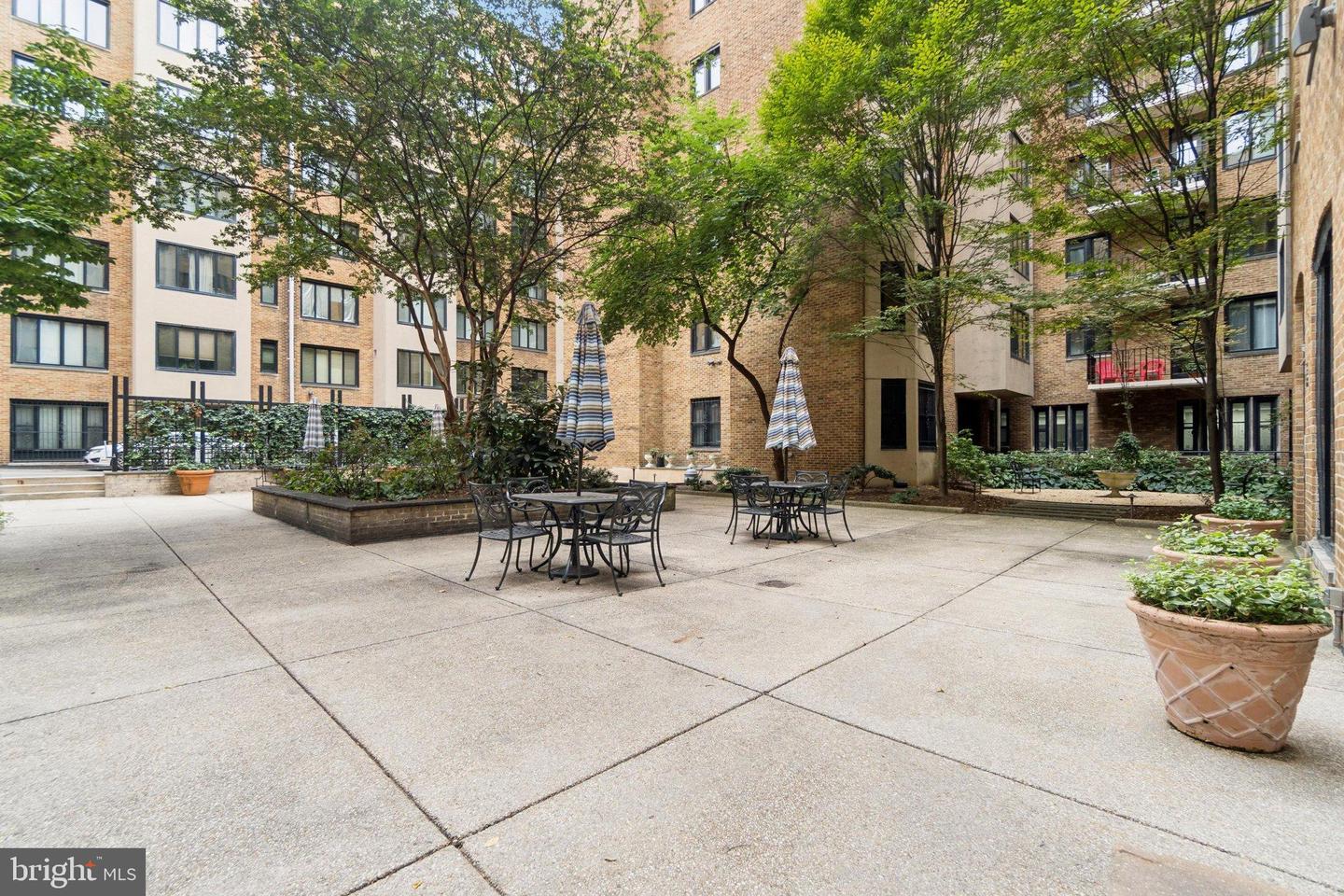 1701 16TH ST NW #422, WASHINGTON, District Of Columbia 20009, 1 Bedroom Bedrooms, ,1 BathroomBathrooms,Residential,For sale,1701 16TH ST NW #422,DCDC2225448 MLS # DCDC2225448