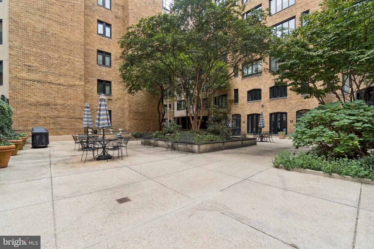 1701 16TH ST NW #422, WASHINGTON, District Of Columbia 20009, 1 Bedroom Bedrooms, ,1 BathroomBathrooms,Residential,For sale,1701 16TH ST NW #422,DCDC2225448 MLS # DCDC2225448