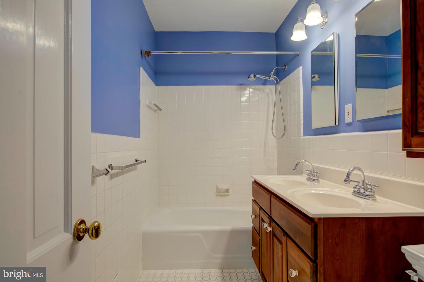 328 CONSTITUTION AVE NE, WASHINGTON, District Of Columbia 20002, 4 Bedrooms Bedrooms, ,2 BathroomsBathrooms,Residential,For sale,328 CONSTITUTION AVE NE,DCDC2225450 MLS # DCDC2225450