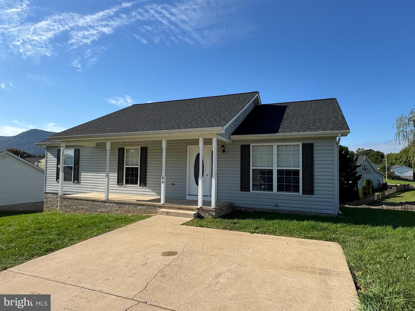34 STUART CT, STRASBURG, Virginia 22657, 4 Bedrooms Bedrooms, ,3 BathroomsBathrooms,Residential,For sale,34 STUART CT,VASH2012688 MLS # VASH2012688