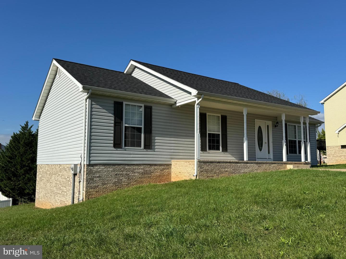 34 STUART CT, STRASBURG, Virginia 22657, 4 Bedrooms Bedrooms, ,3 BathroomsBathrooms,Residential,For sale,34 STUART CT,VASH2012688 MLS # VASH2012688