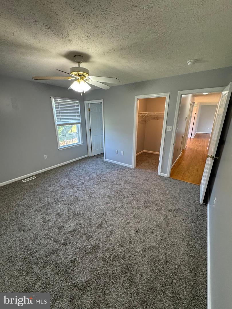 34 STUART CT, STRASBURG, Virginia 22657, 4 Bedrooms Bedrooms, 14 Rooms Rooms,3 BathroomsBathrooms,Residential,For sale,34 STUART CT,VASH2012688 MLS # VASH2012688