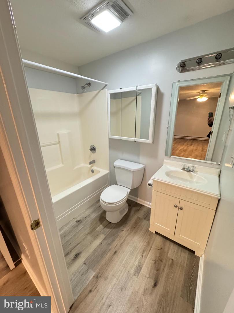 34 STUART CT, STRASBURG, Virginia 22657, 4 Bedrooms Bedrooms, 14 Rooms Rooms,3 BathroomsBathrooms,Residential,For sale,34 STUART CT,VASH2012688 MLS # VASH2012688