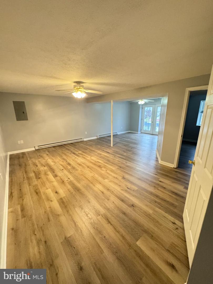 34 STUART CT, STRASBURG, Virginia 22657, 4 Bedrooms Bedrooms, 14 Rooms Rooms,3 BathroomsBathrooms,Residential,For sale,34 STUART CT,VASH2012688 MLS # VASH2012688