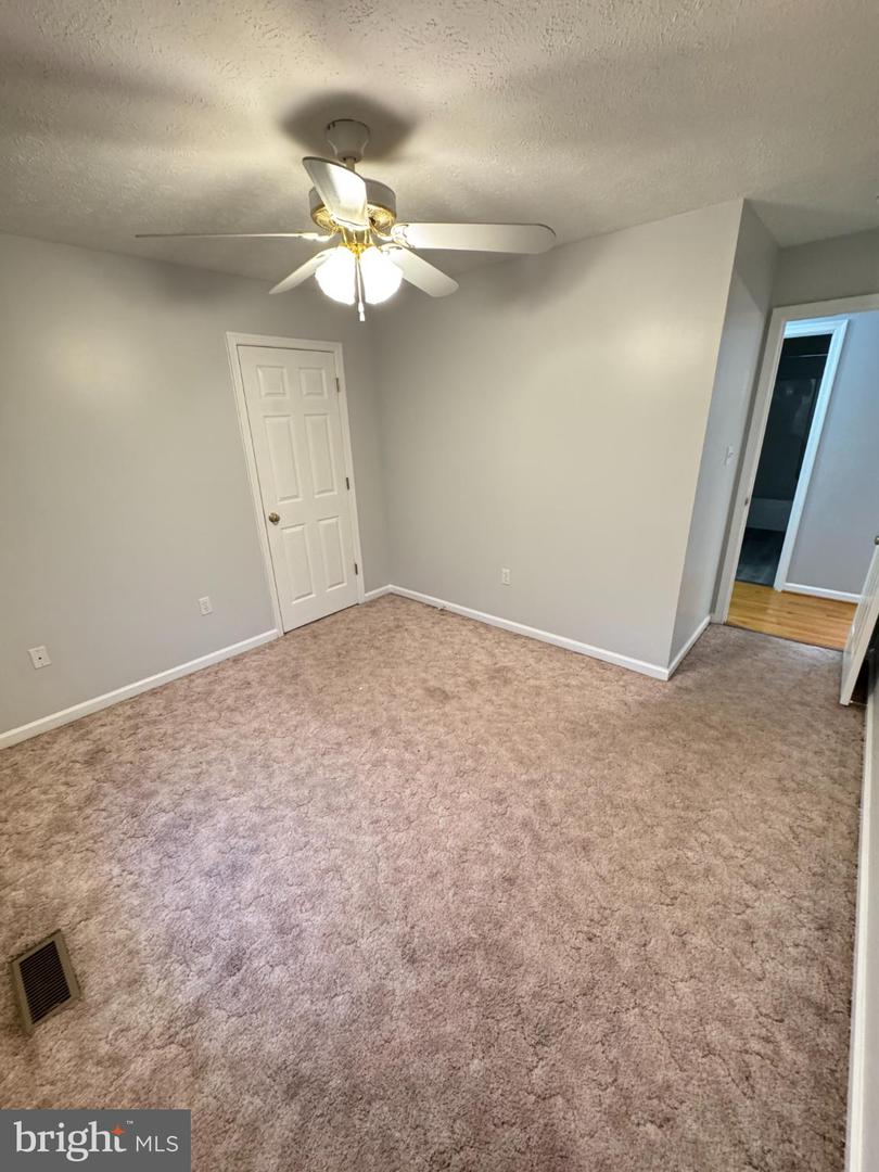 34 STUART CT, STRASBURG, Virginia 22657, 4 Bedrooms Bedrooms, 14 Rooms Rooms,3 BathroomsBathrooms,Residential,For sale,34 STUART CT,VASH2012688 MLS # VASH2012688