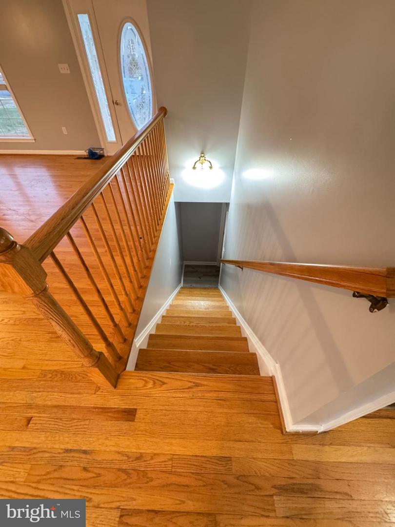 34 STUART CT, STRASBURG, Virginia 22657, 4 Bedrooms Bedrooms, 14 Rooms Rooms,3 BathroomsBathrooms,Residential,For sale,34 STUART CT,VASH2012688 MLS # VASH2012688