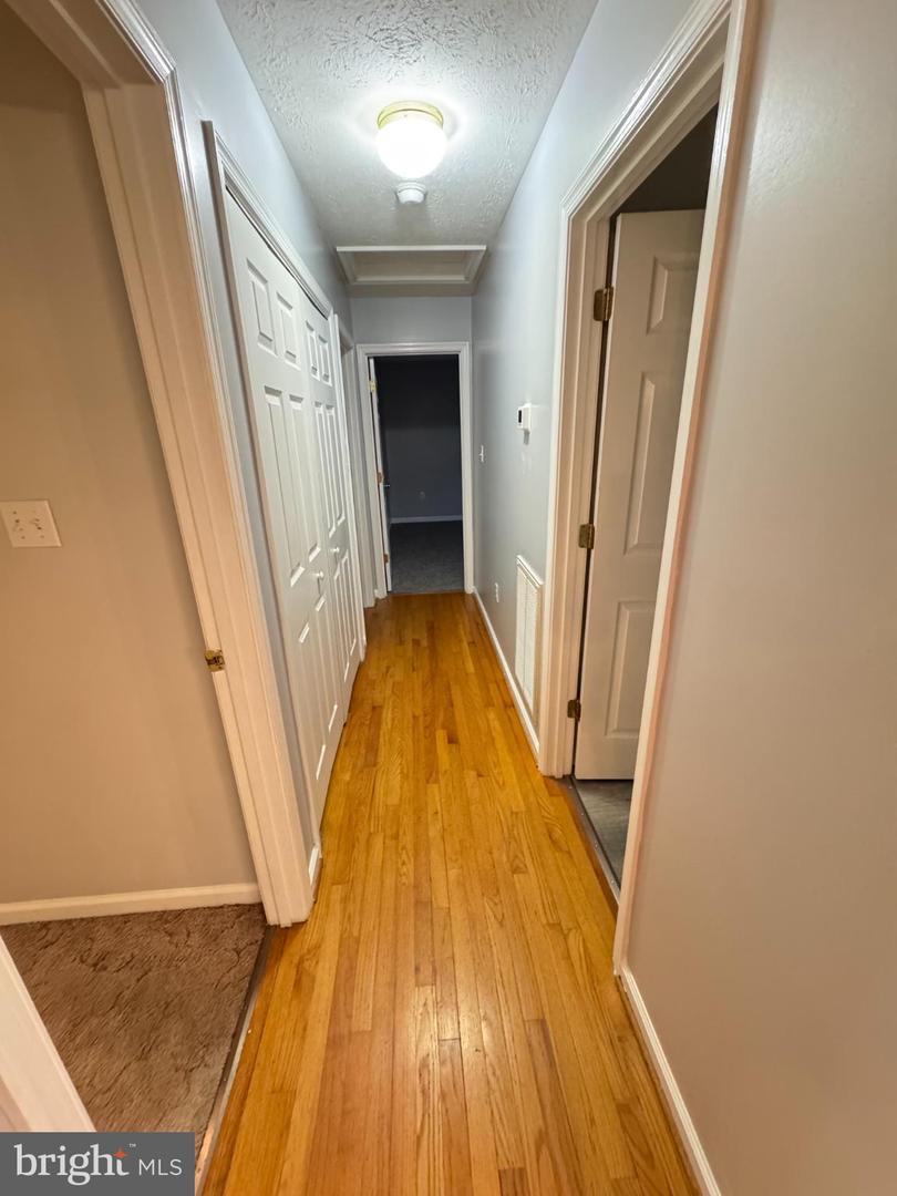 34 STUART CT, STRASBURG, Virginia 22657, 4 Bedrooms Bedrooms, 14 Rooms Rooms,3 BathroomsBathrooms,Residential,For sale,34 STUART CT,VASH2012688 MLS # VASH2012688