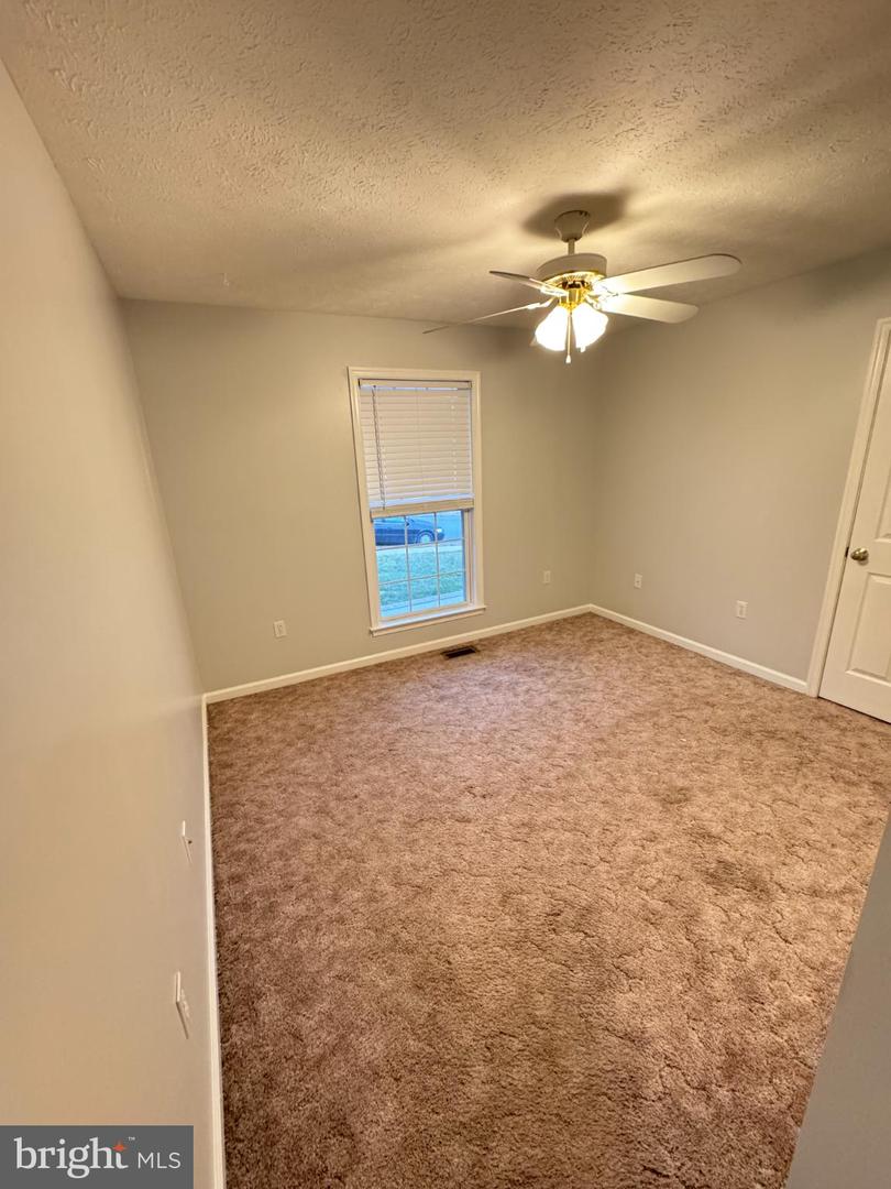 34 STUART CT, STRASBURG, Virginia 22657, 4 Bedrooms Bedrooms, 14 Rooms Rooms,3 BathroomsBathrooms,Residential,For sale,34 STUART CT,VASH2012688 MLS # VASH2012688