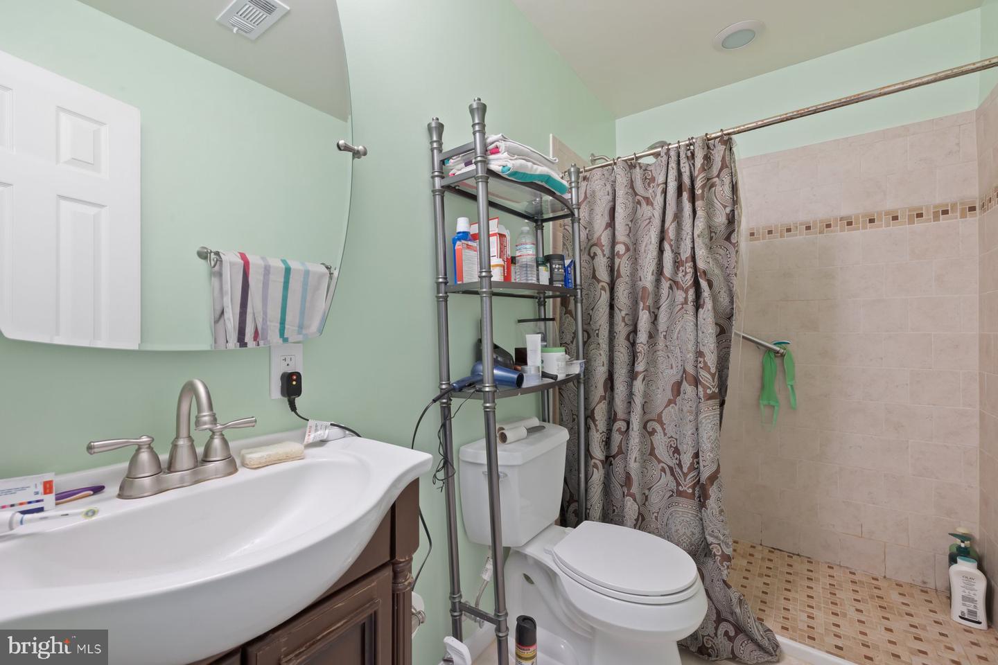 1616 CHICKASAW PL NE, LEESBURG, Virginia 20176, 5 Bedrooms Bedrooms, ,3 BathroomsBathrooms,Residential,For sale,1616 CHICKASAW PL NE,VALO2108236 MLS # VALO2108236