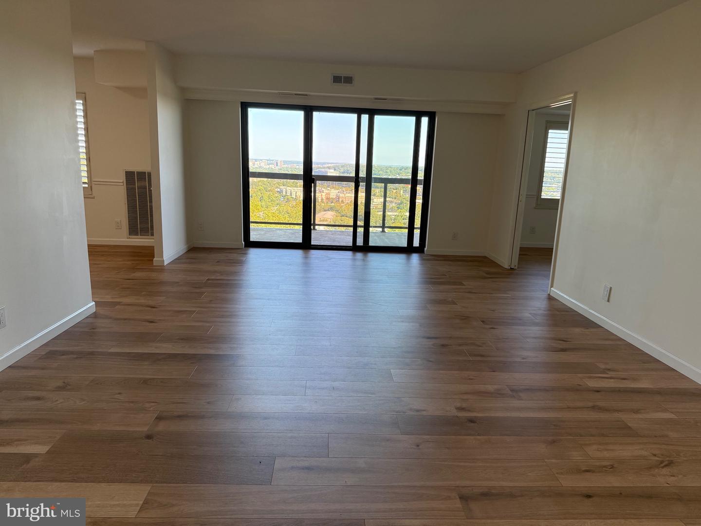 309 YOAKUM PKWY #1218, ALEXANDRIA, Virginia 22304, 3 Bedrooms Bedrooms, ,2 BathroomsBathrooms,Residential,For sale,309 YOAKUM PKWY #1218,VAAX2050500 MLS # VAAX2050500