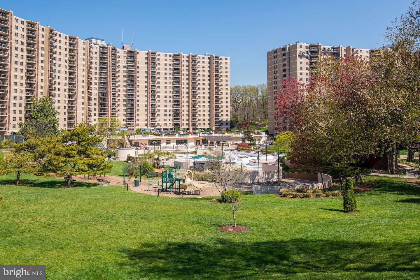 309 YOAKUM PKWY #1218, ALEXANDRIA, Virginia 22304, 3 Bedrooms Bedrooms, ,2 BathroomsBathrooms,Residential,For sale,309 YOAKUM PKWY #1218,VAAX2050500 MLS # VAAX2050500