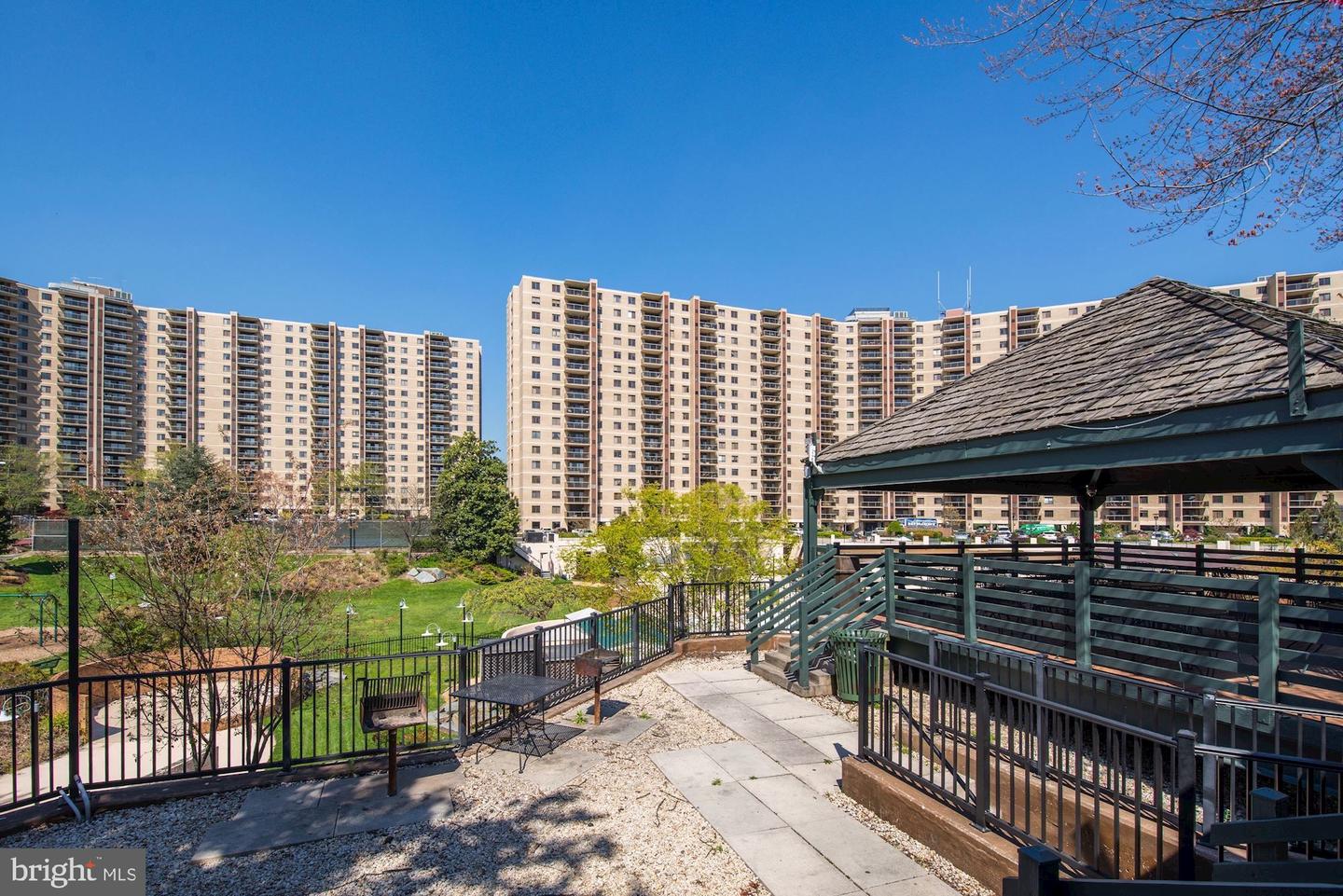 309 YOAKUM PKWY #1218, ALEXANDRIA, Virginia 22304, 3 Bedrooms Bedrooms, ,2 BathroomsBathrooms,Residential,For sale,309 YOAKUM PKWY #1218,VAAX2050500 MLS # VAAX2050500