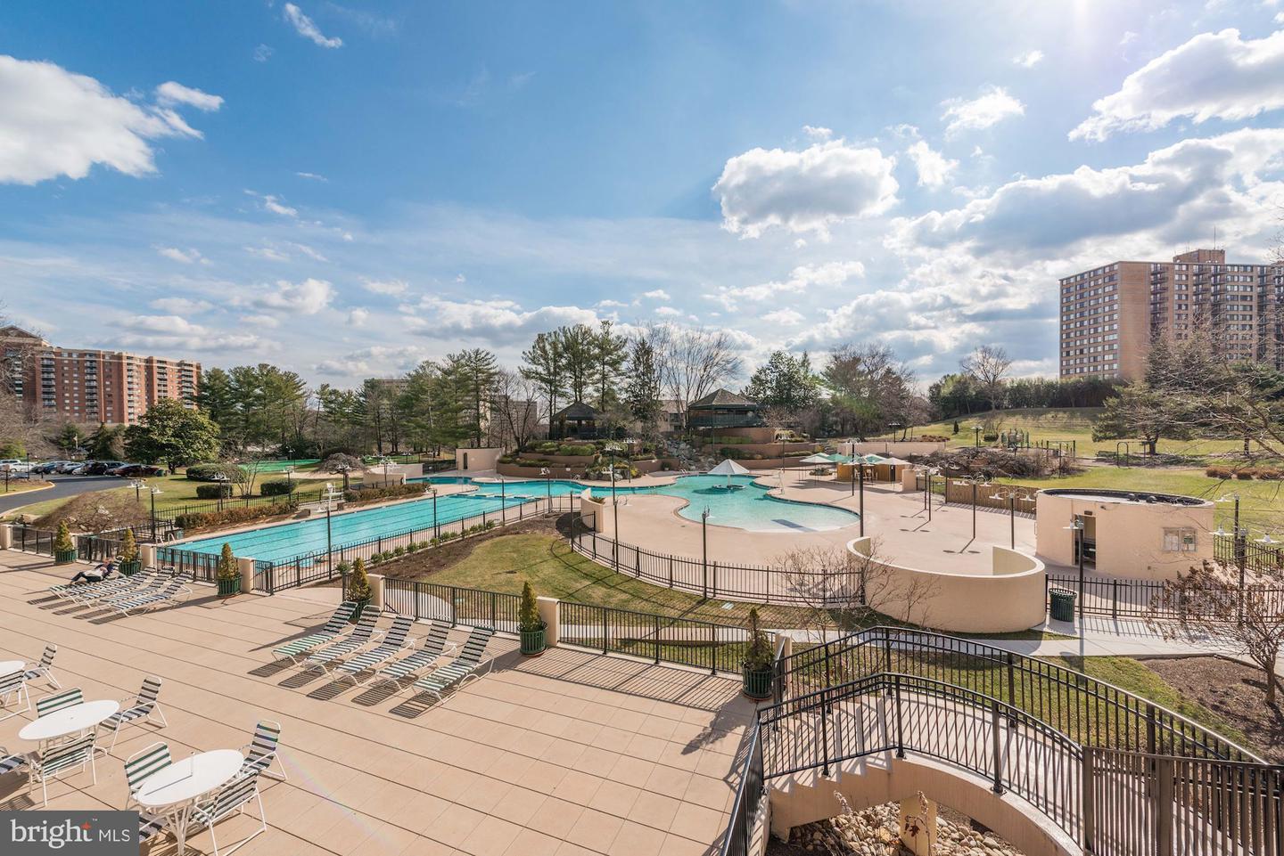 309 YOAKUM PKWY #1218, ALEXANDRIA, Virginia 22304, 3 Bedrooms Bedrooms, ,2 BathroomsBathrooms,Residential,For sale,309 YOAKUM PKWY #1218,VAAX2050500 MLS # VAAX2050500