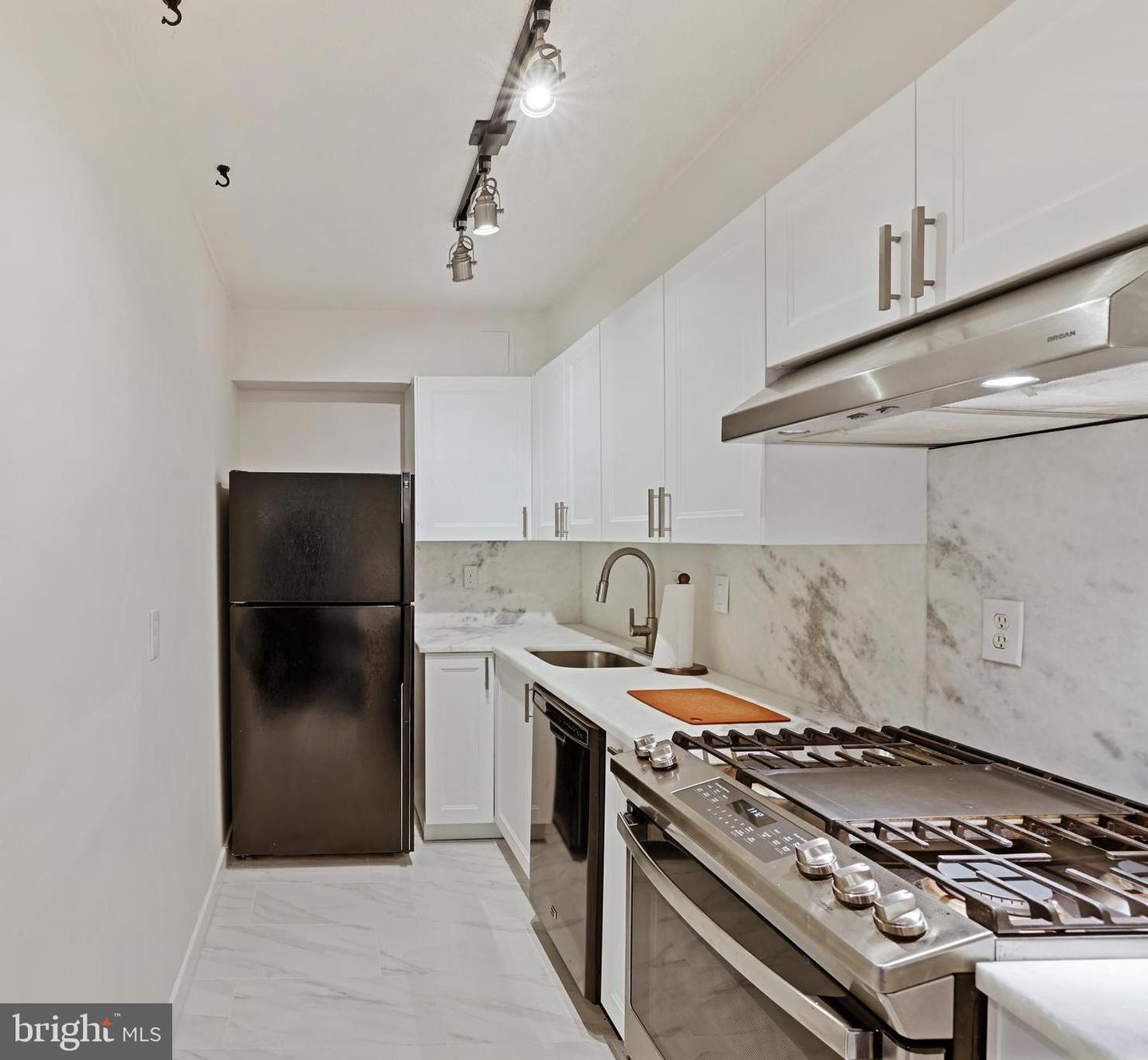 1245 4TH ST SW #E106, WASHINGTON, District Of Columbia 20024, 1 Bedroom Bedrooms, 4 Rooms Rooms,1 BathroomBathrooms,Residential,For sale,1245 4TH ST SW #E106,DCDC2225478 MLS # DCDC2225478