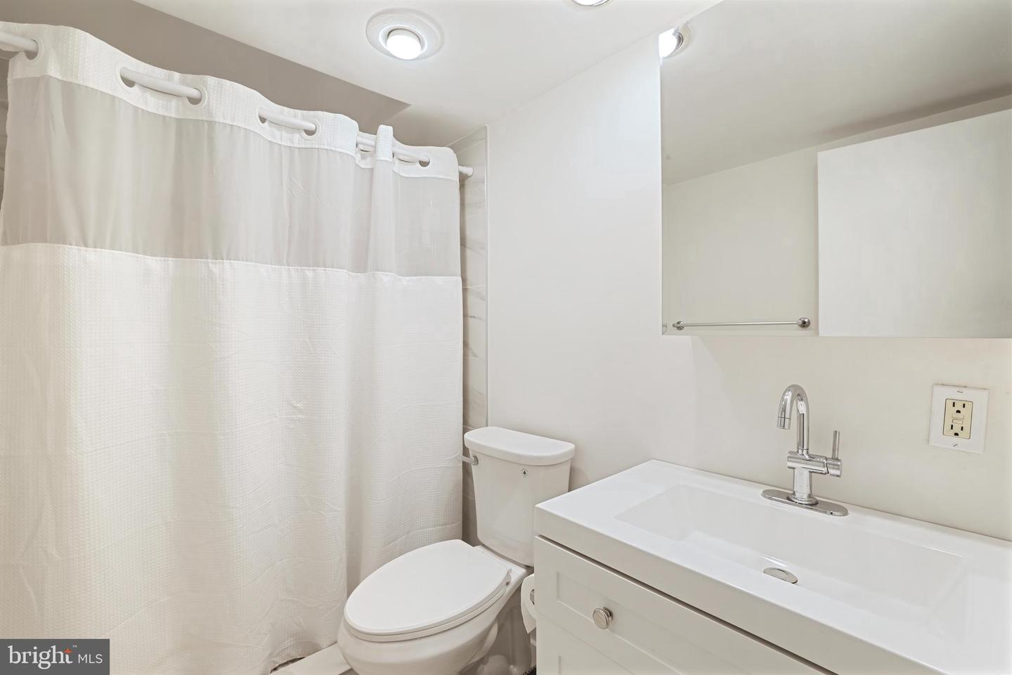 1245 4TH ST SW #E106, WASHINGTON, District Of Columbia 20024, 1 Bedroom Bedrooms, 4 Rooms Rooms,1 BathroomBathrooms,Residential,For sale,1245 4TH ST SW #E106,DCDC2225478 MLS # DCDC2225478